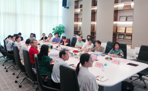 院士领航，，，，，，，，专家智慧，，，，，，，，产学研项目稳步向前